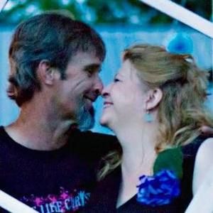 Meet your Posher, Lora